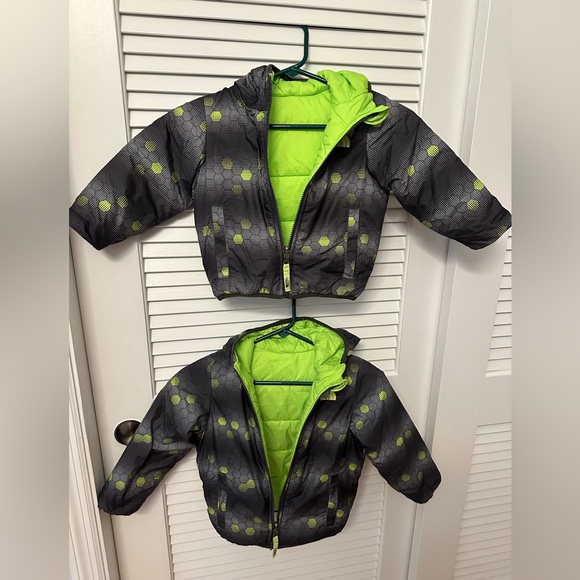North Face Reversible Jacket 2T - Picture 2 of 4